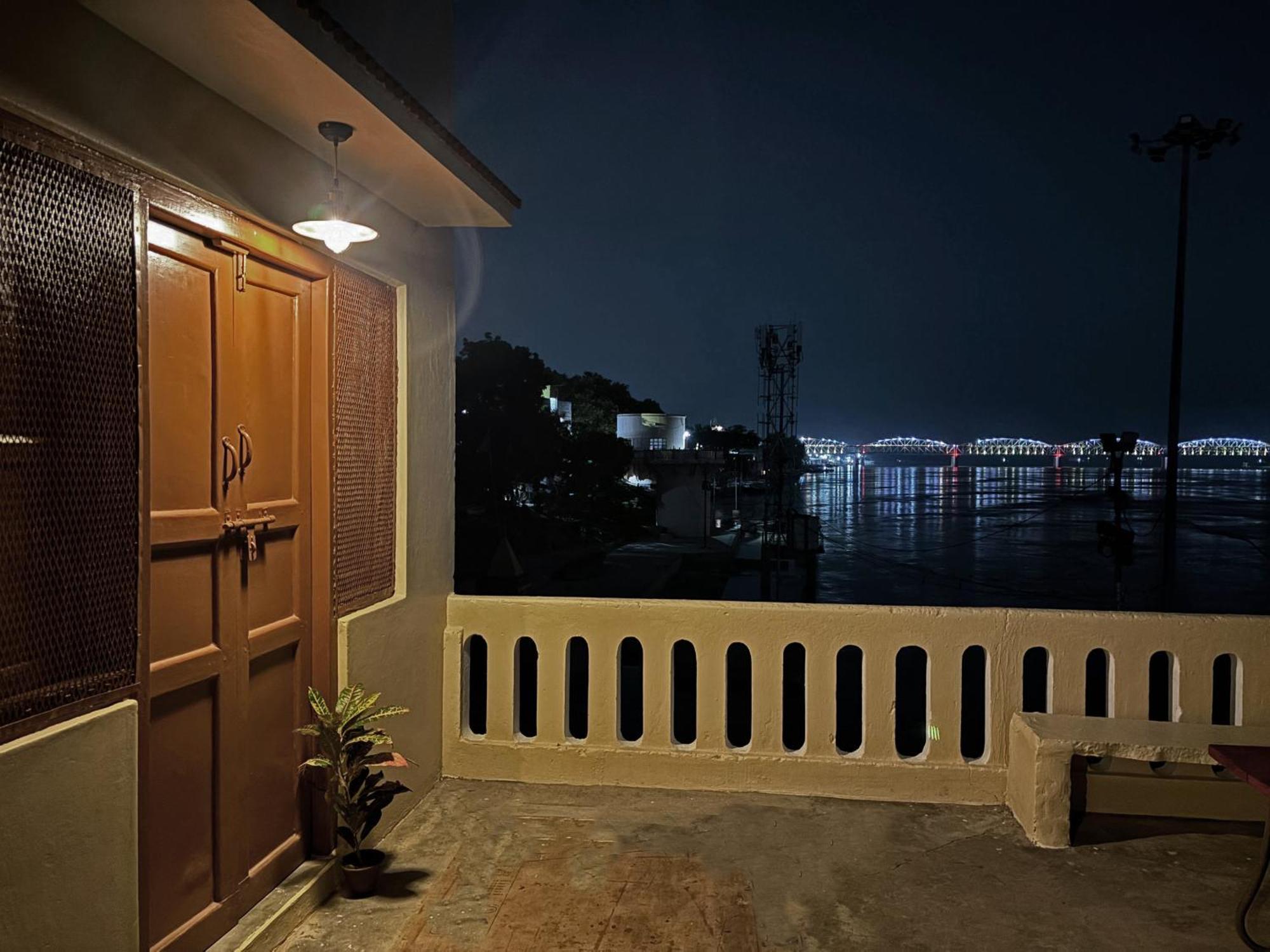 Vintage River Homestay Varanasi Dış mekan fotoğraf