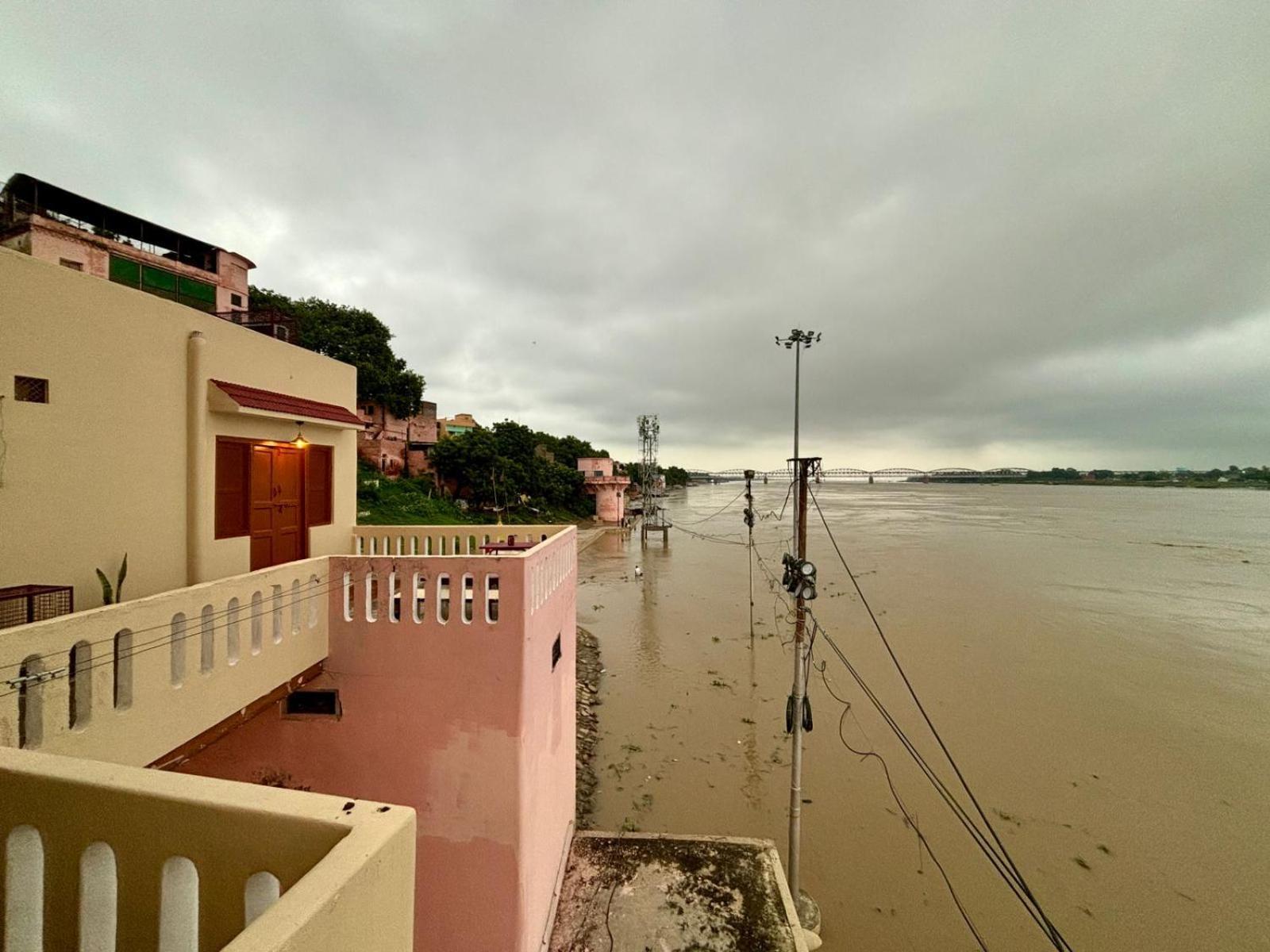Vintage River Homestay Varanasi Dış mekan fotoğraf