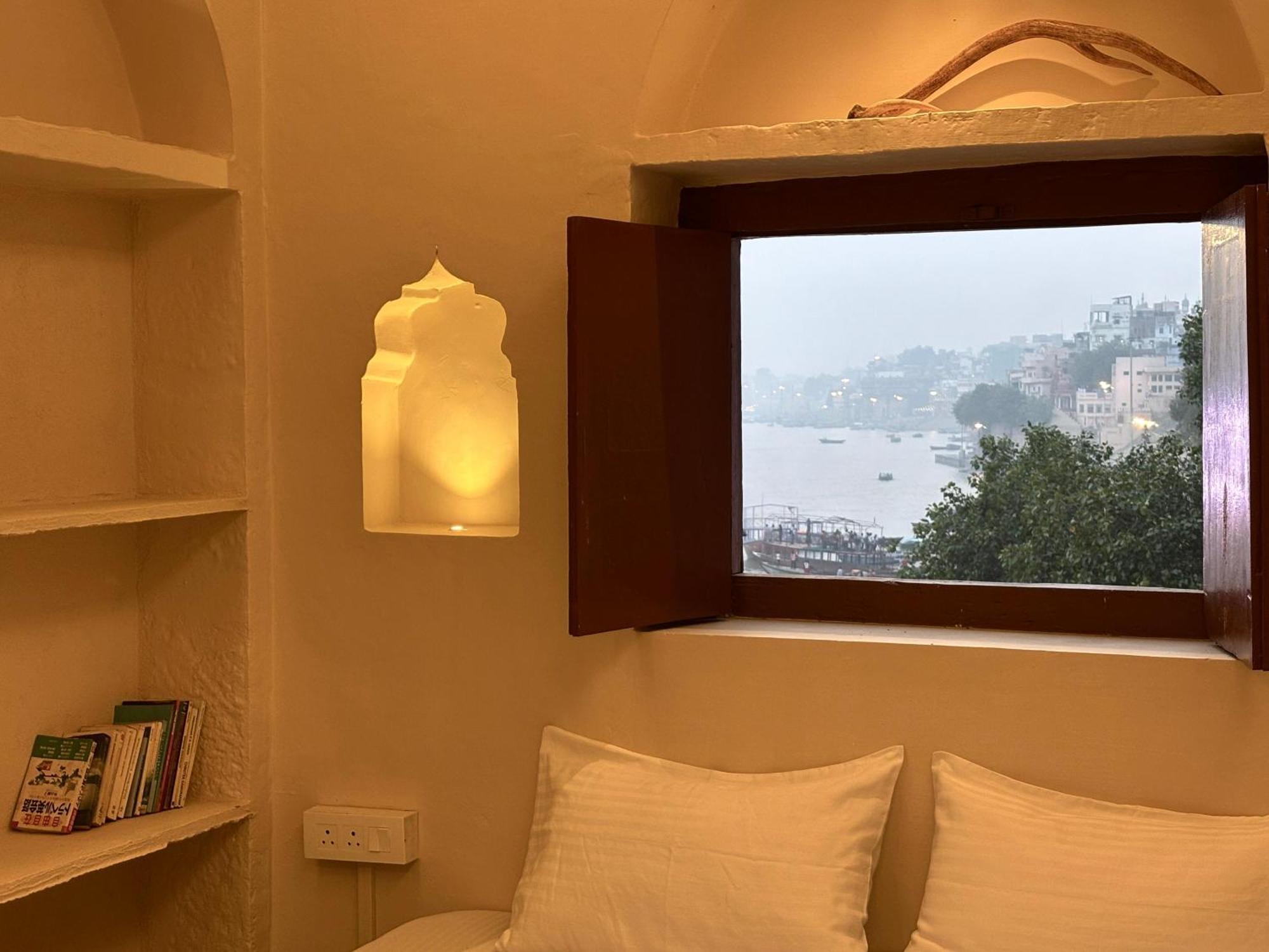 Vintage River Homestay Varanasi Dış mekan fotoğraf