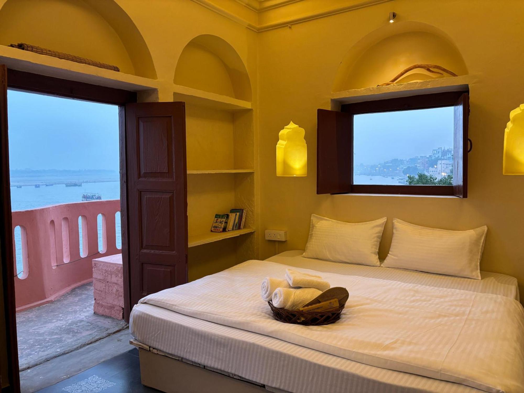 Vintage River Homestay Varanasi Dış mekan fotoğraf