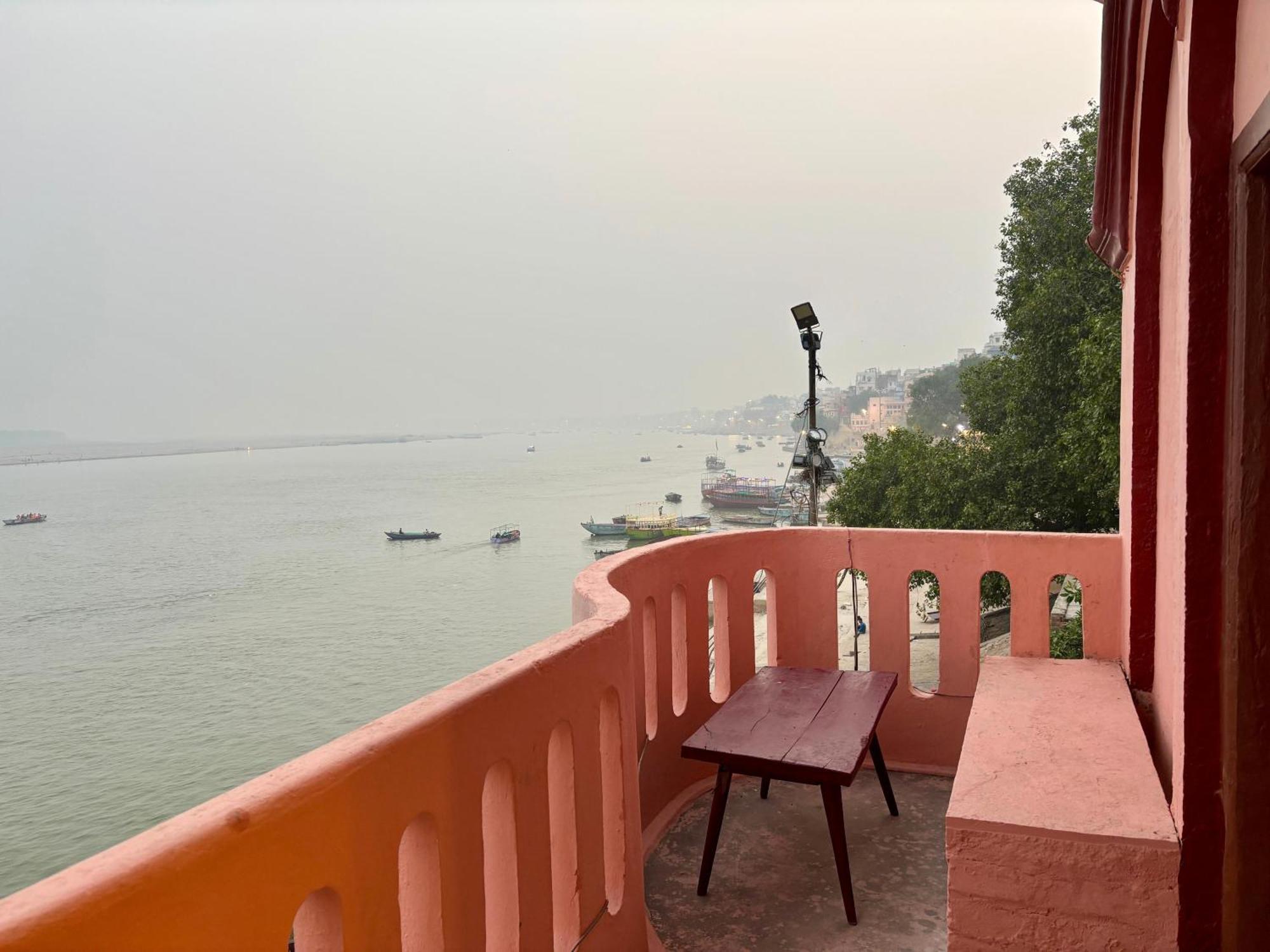 Vintage River Homestay Varanasi Dış mekan fotoğraf